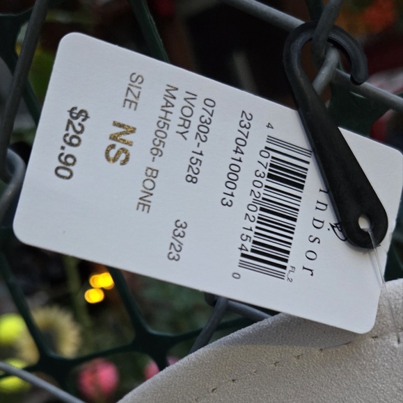 White suede Windsor hat new! - Picture 4 of 4